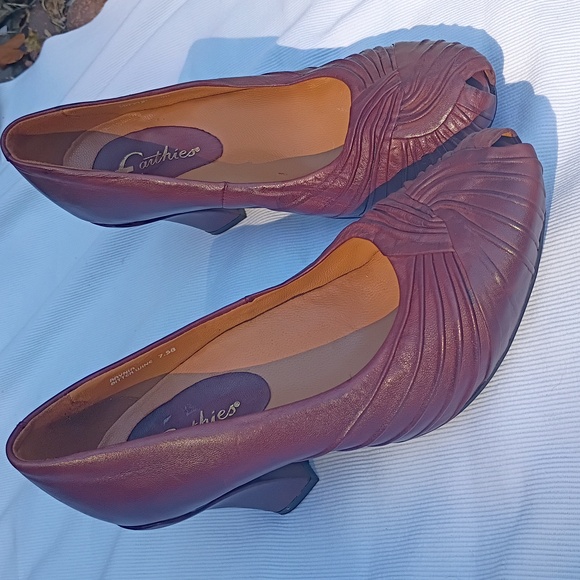 Earthies Raynia Deep Red Brown Heels - Picture 1 of 8